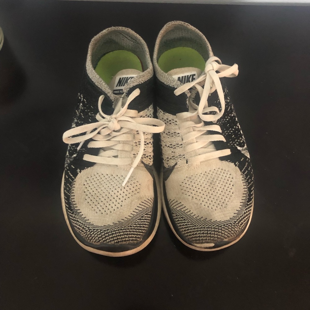 Nike Flyknit 4.0 tennis shoes